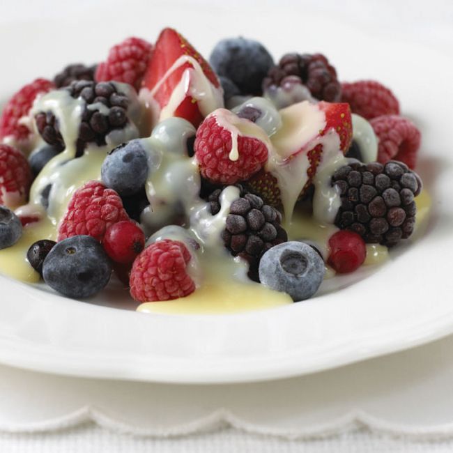 Mixed Berries With White Chocolate Sauce