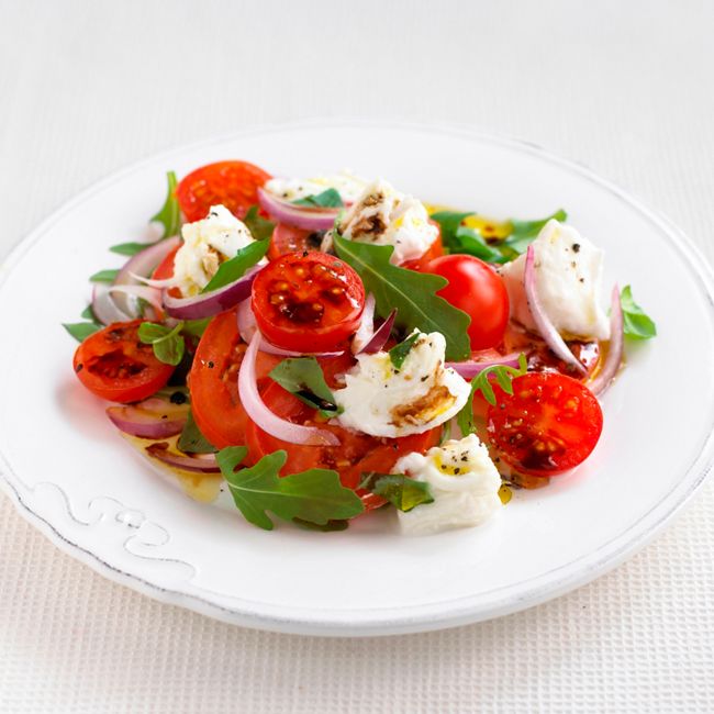 Tomato Salad With Red Onion & Mozzarella