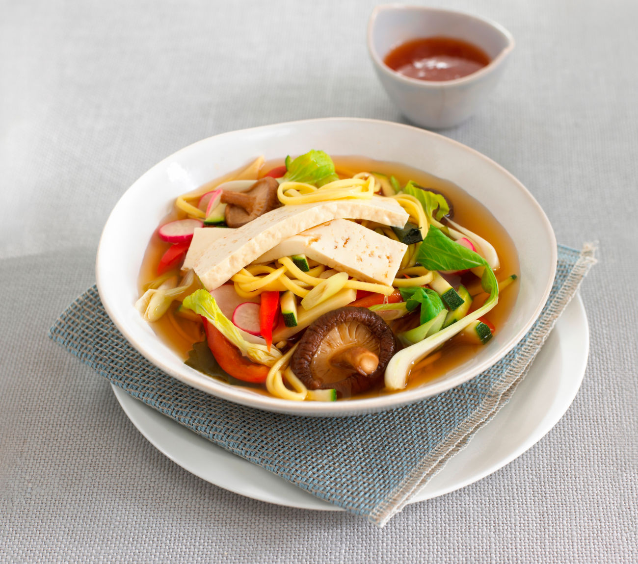 indhente Flad Begå underslæb Vegetable Ramen Noodle Bowl Recipe | Woolworths