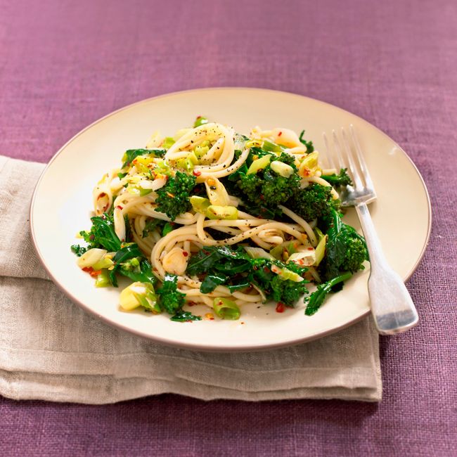 Spaghetti With Chilli, Broccoli & Spring Onion