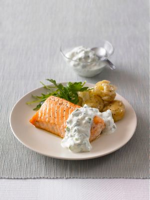 Baked Salmon With Cucumber Dill Sauce