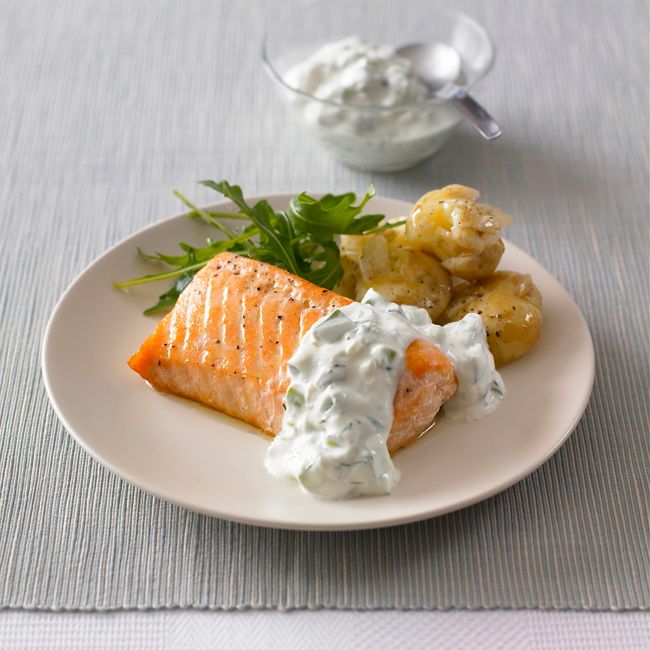 Baked Salmon With Cucumber Sauce