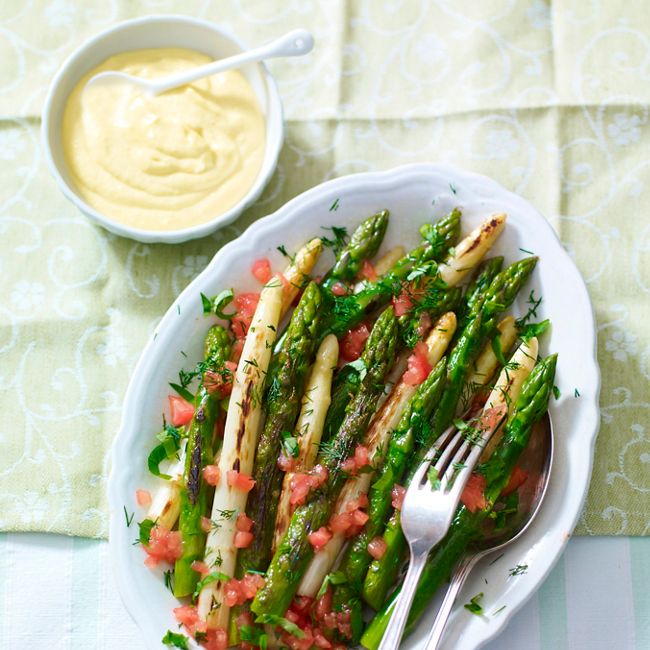 Roasted Asparagus With Aïoli Sauce