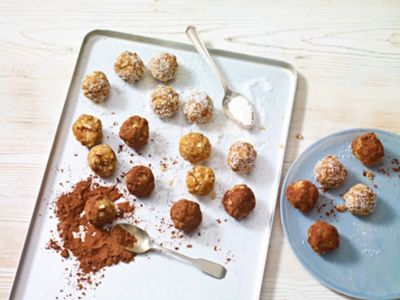 Almond & Apricot Energy Balls