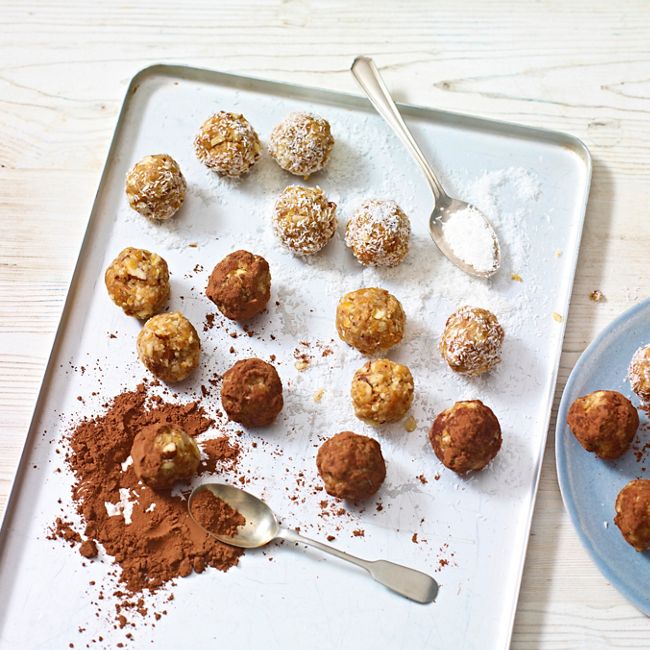 Almond & Apricot Energy Balls