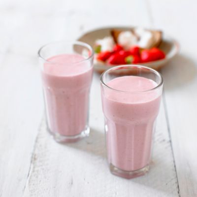 Strawberry & Macadamia Smoothie