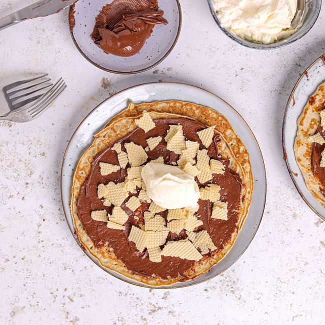 Crêpe with Hazelnut Spread & Wafers