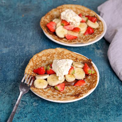 Crêpe with Hazelnut Spread, Banana & Strawberries