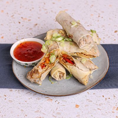 Crispy Shredded Chicken Spring Rolls