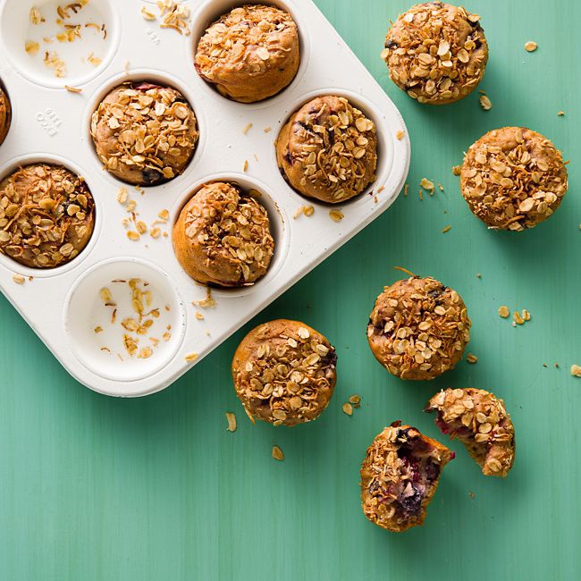 Healthier Crumble-Topped Berry Muffins 
