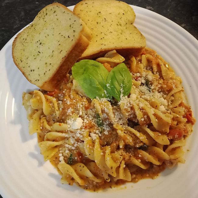 Creamy Tomato Mascarpone Pasta