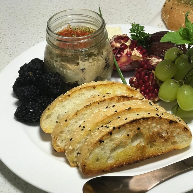 Date and Nut Hommus