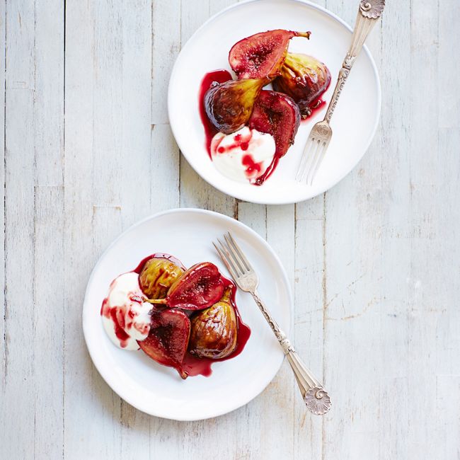 Roasted Figs With Thyme & Red Wine