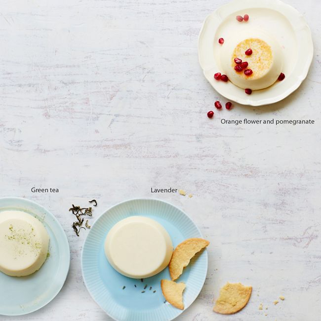 Panna Cotta Vanilla With Raspberry Coulis