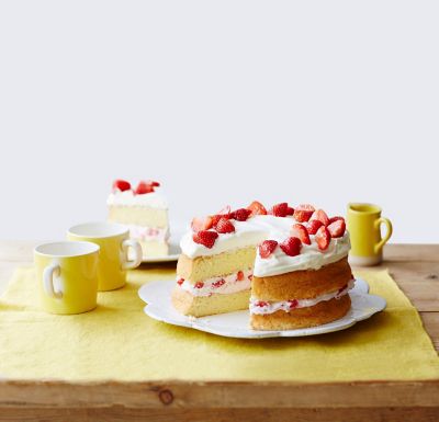 Sponge Vanilla And Strawberry