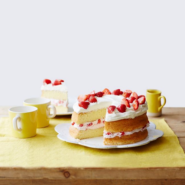 Sponge Vanilla & Strawberry