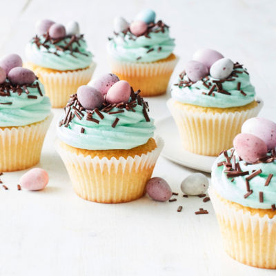 Easter vanilla cupcakes