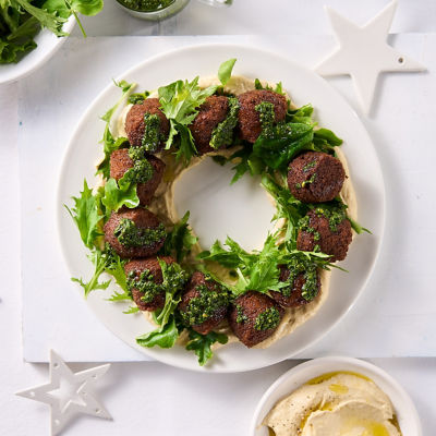 Easy Vegan Falafel Wreath