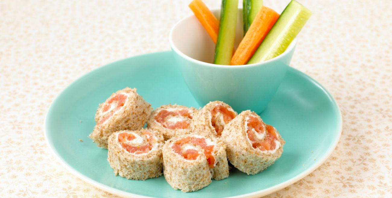 Smoked salmon and cream cheese rolls