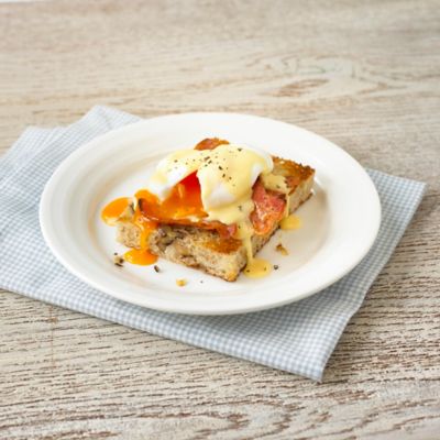 Eggs Benedict With Crispy Bacon