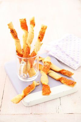 Easy Cheesy Straws