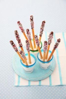 Sparkly Chocolate-dipped Breadsticks