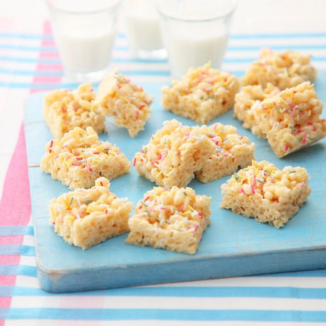Marshmallow Crispy “Cakes”