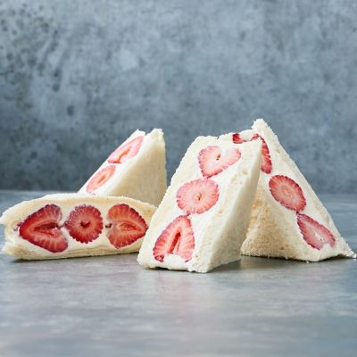 Strawberry & Cream Sandwiches