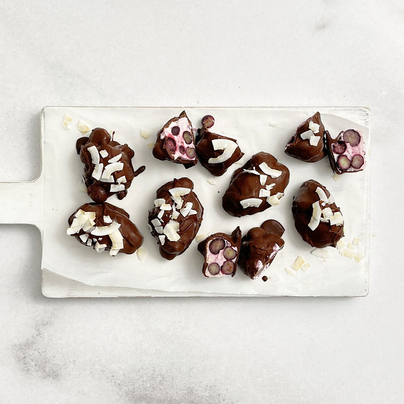 Blueberry yoghurt bites