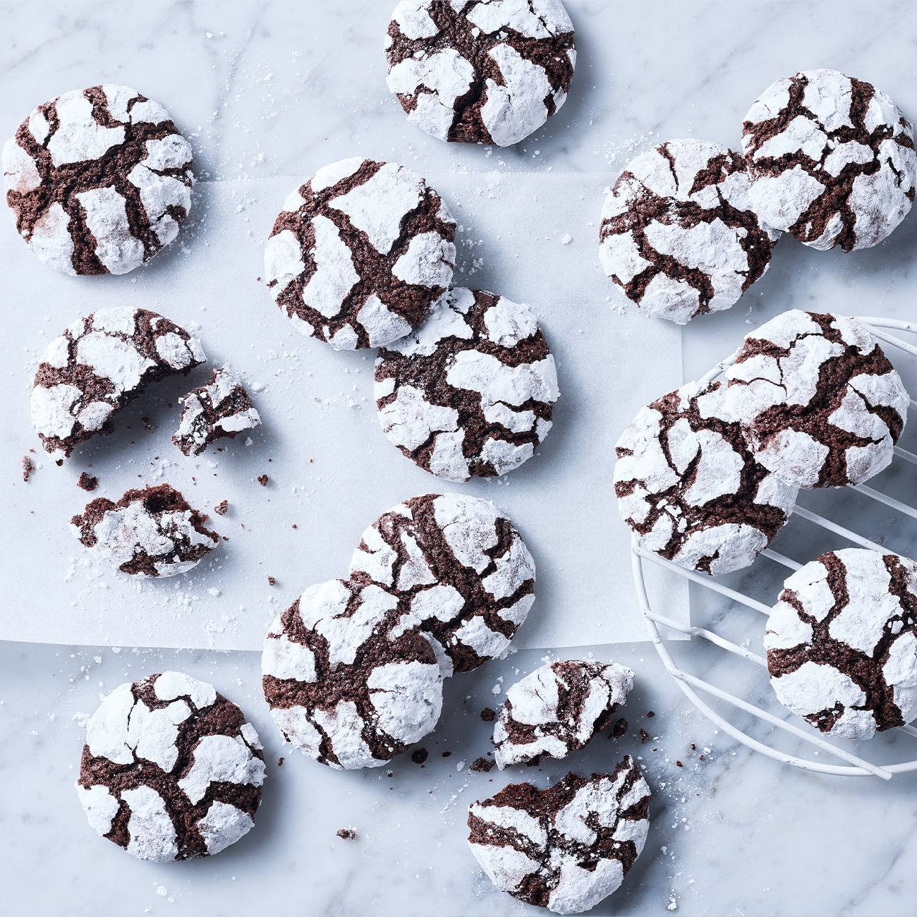 Chocolate crinkle cookies