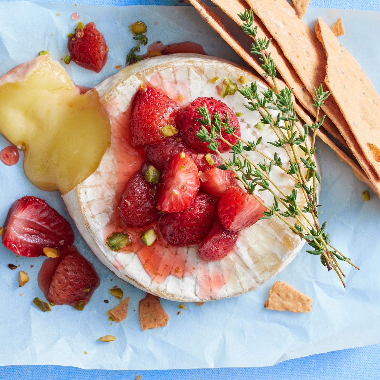 Baked Brie with Roasted Strawberries