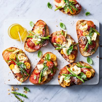 Bruschetta with Bocconcini & Asparagus