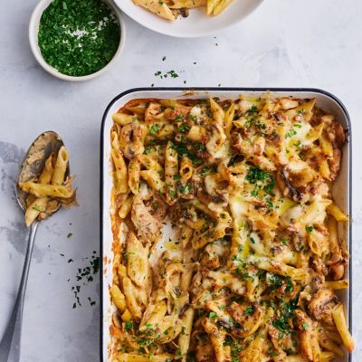 French Onion Chicken Pasta Bake