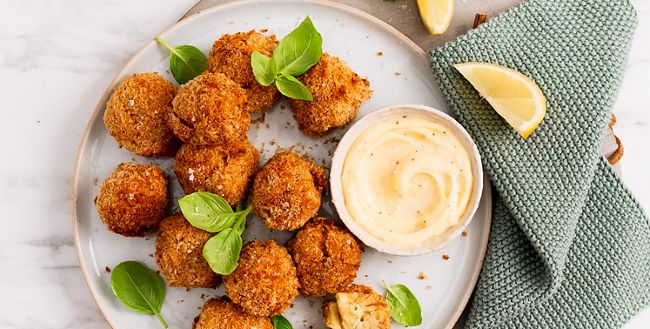 Air fryer mac and cheese balls