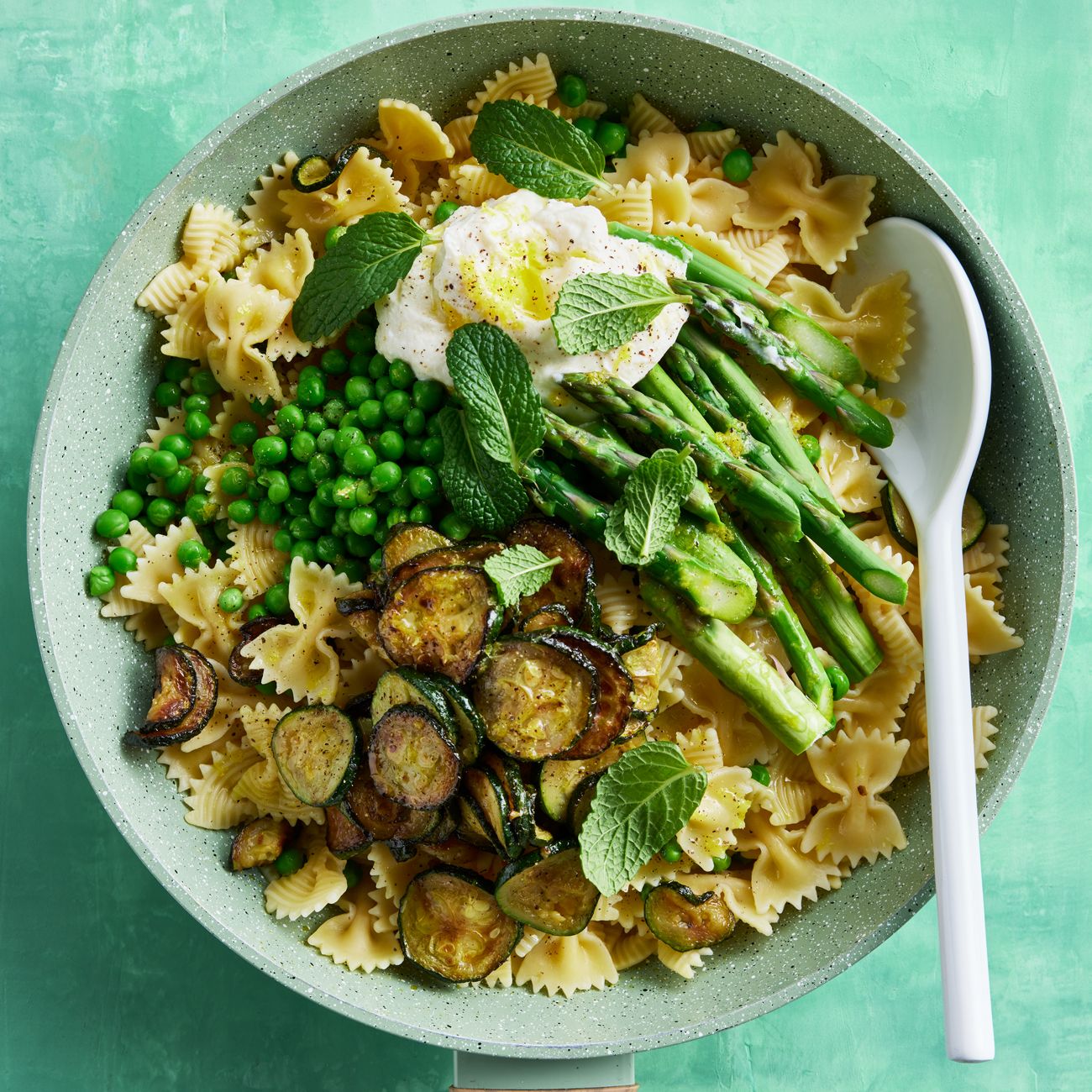 Healthier zucchini pea and mint pasta