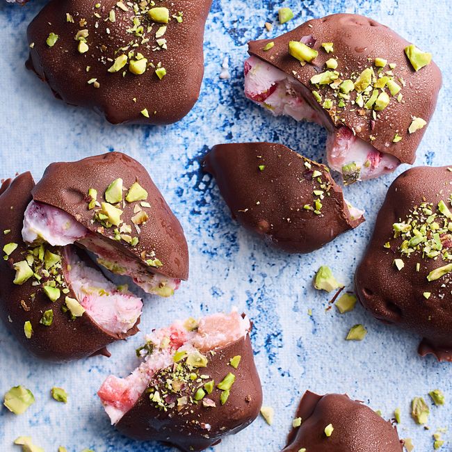 Frozen Yoghurt & Pistachio Clusters
