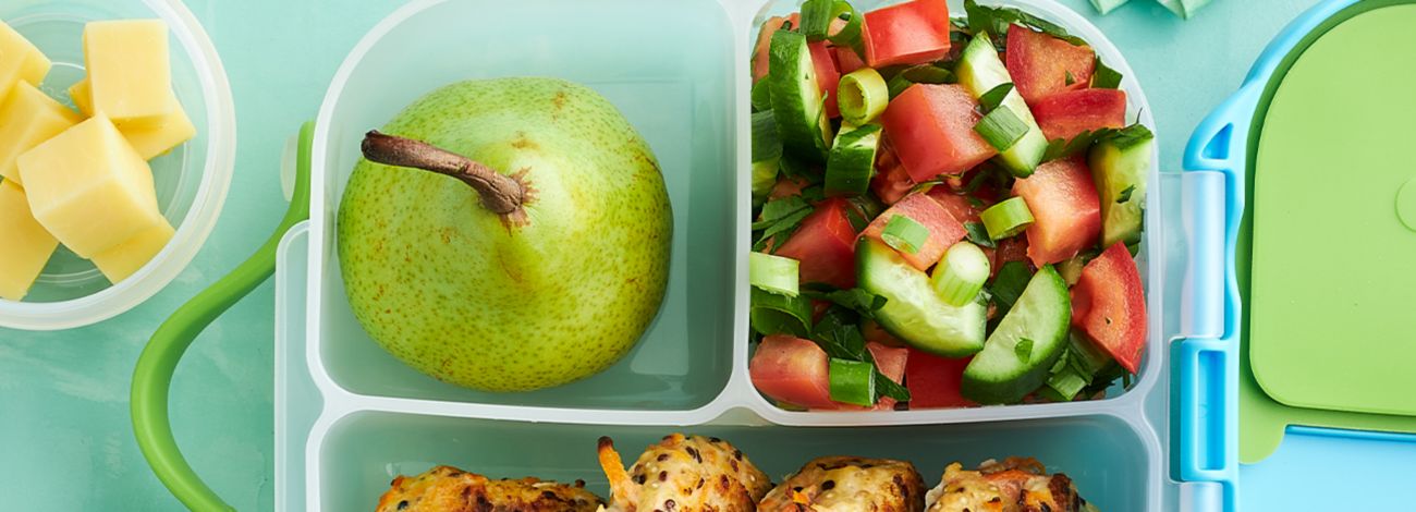 Quinoa and chicken patties with tomato salsa