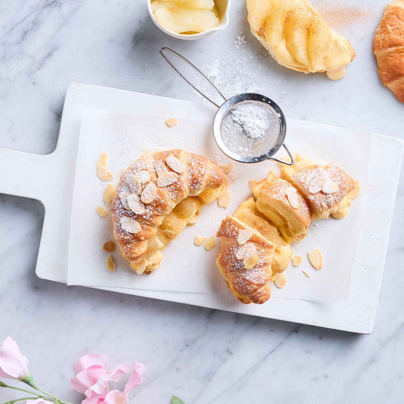 Apple pie croissants