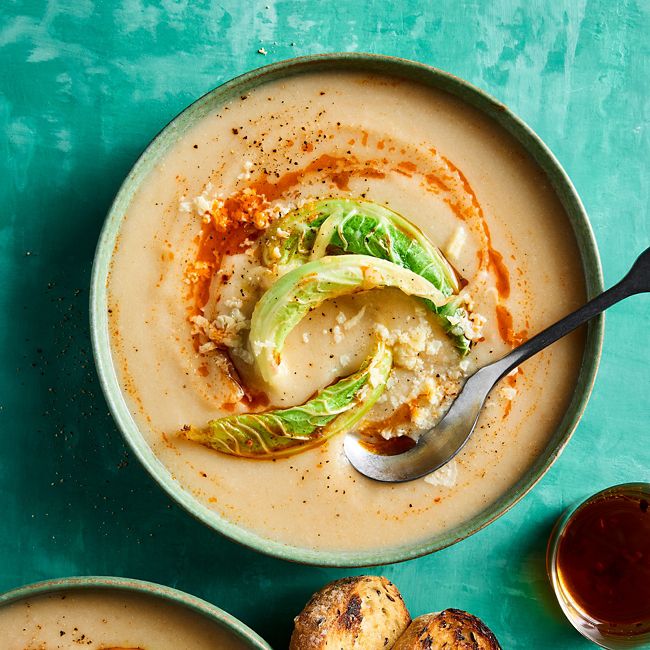 Healthier Slow-cooker Cauliflower Cheese Soup