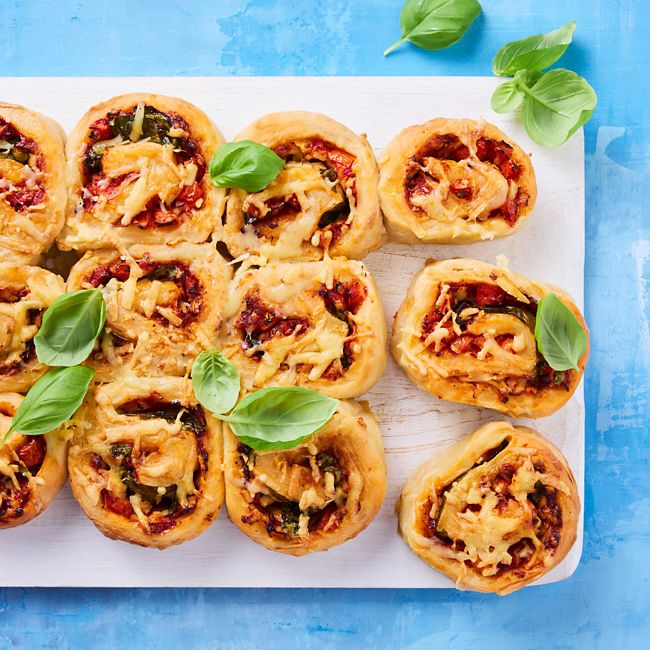 Baked Margherita Pizza Scrolls
