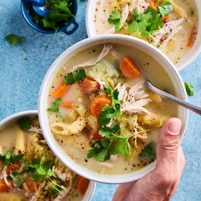 Hearty One-pot Chicken & Pasta Soup