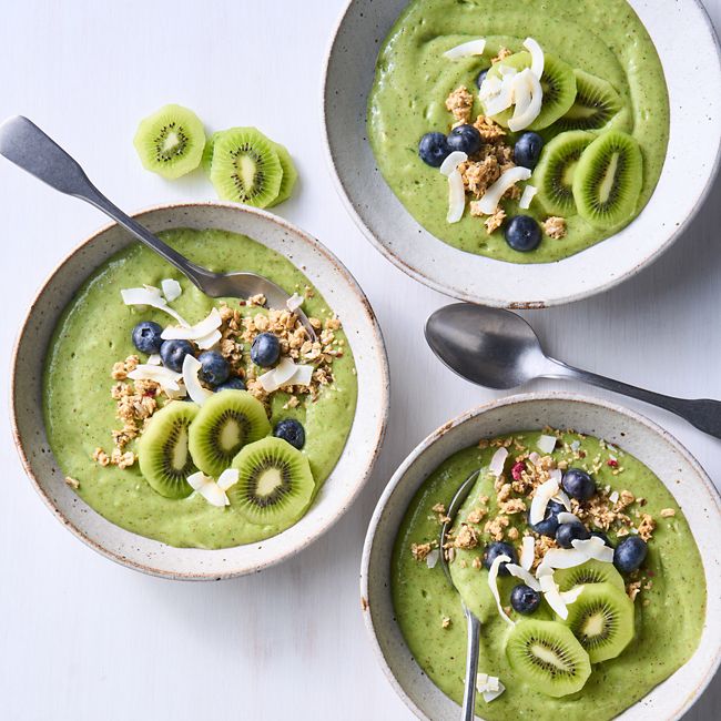 Green Kiwifruit & Coconut Smoothie Bowls