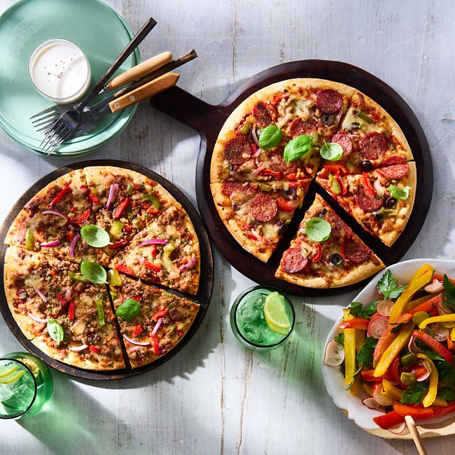 Supreme Pizza with Roasted Capsicum Salad