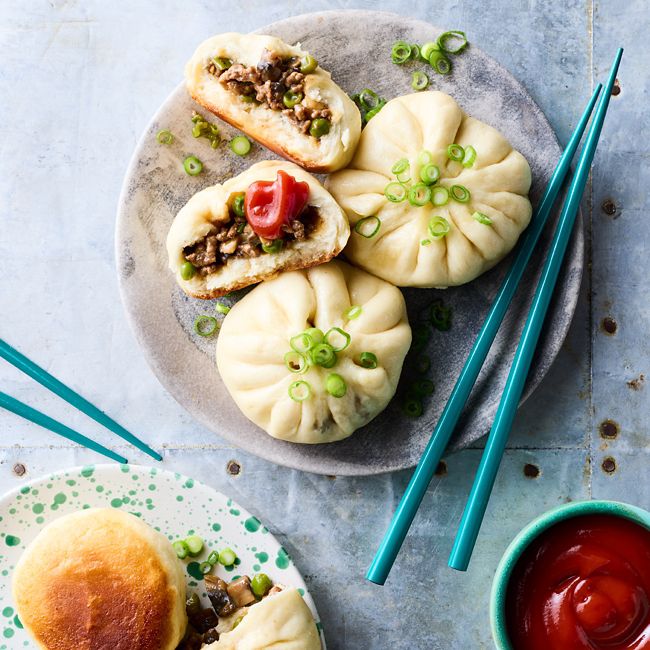 Meat-pie steamed buns