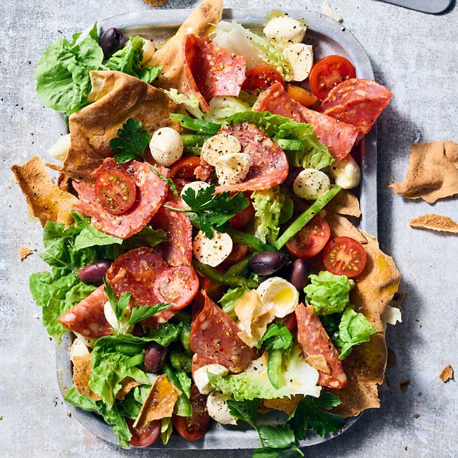 Supreme pizza fattoush