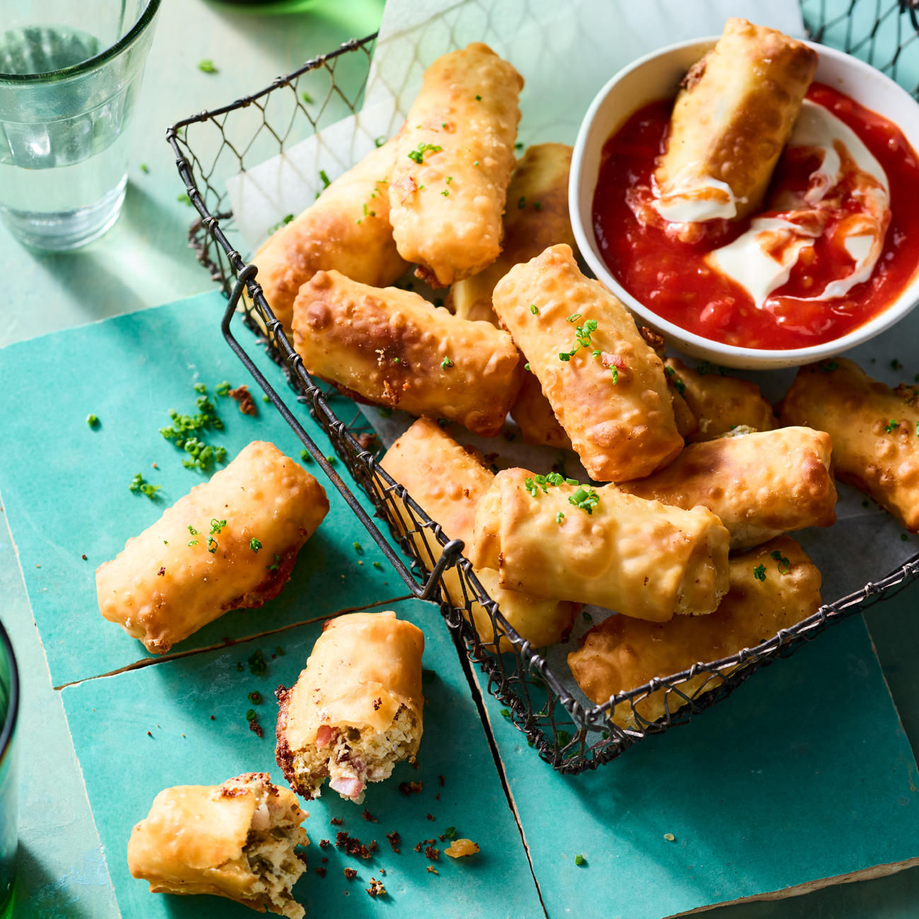 Crispy wonton jalapeño poppers