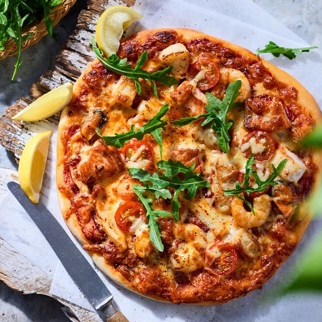Seafood marinara pizza