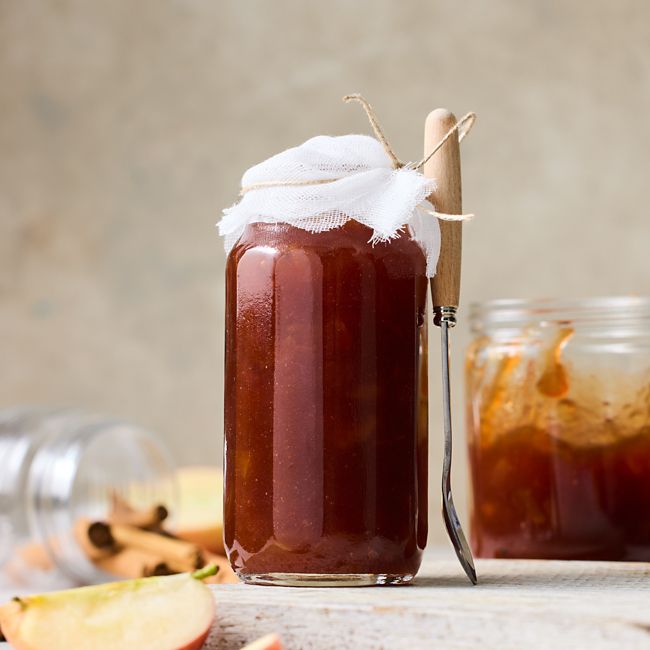 Slow-cooker caramelised apple jam