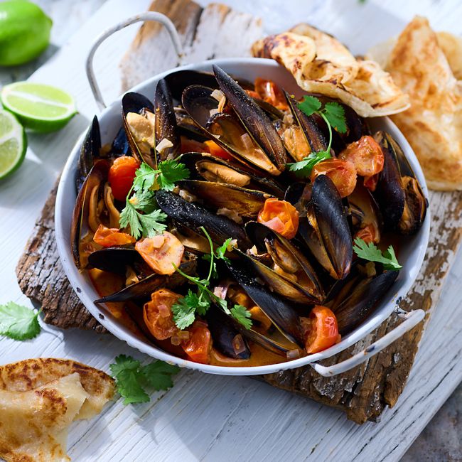 Thai-style red curry mussels