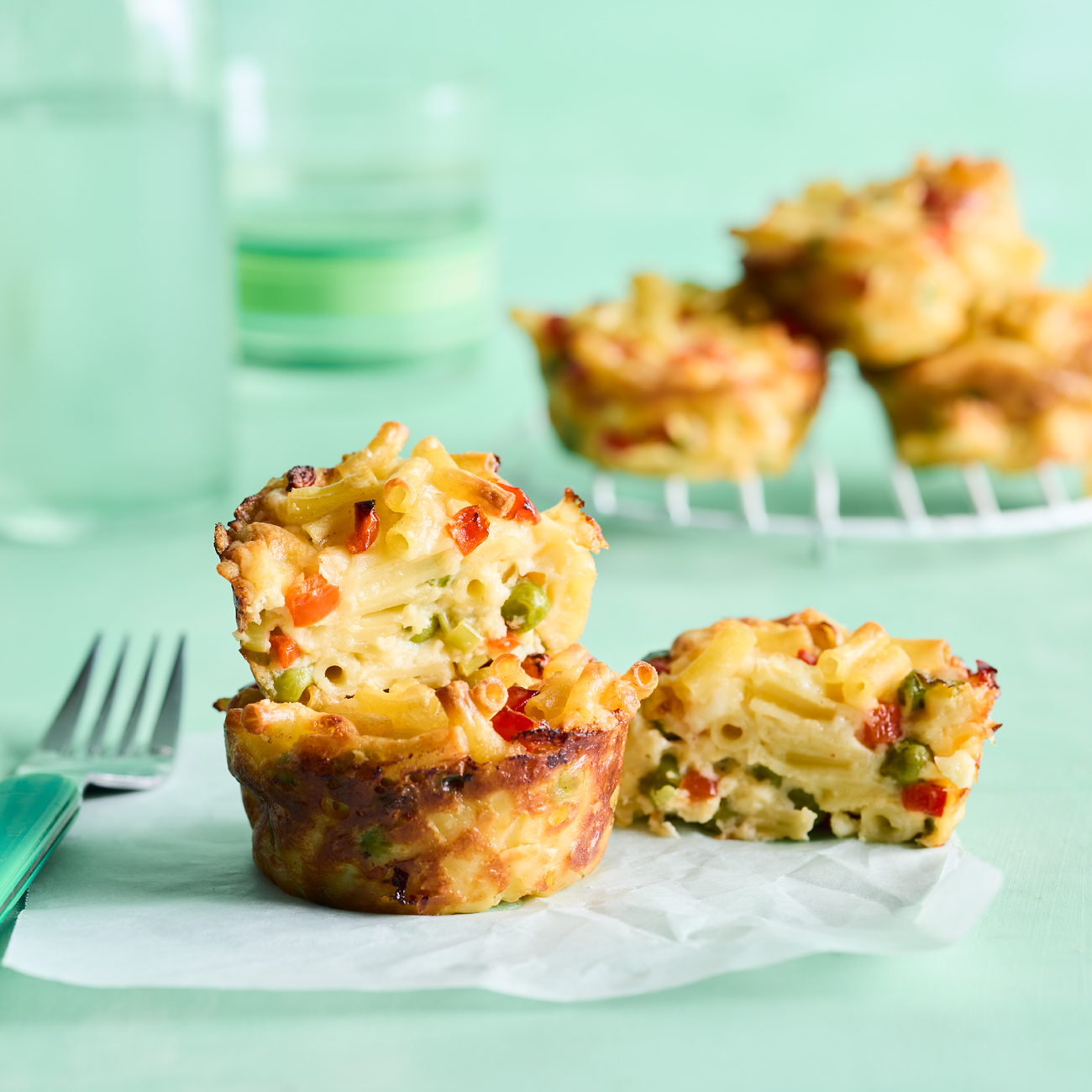 Mac 'n cheese muffins